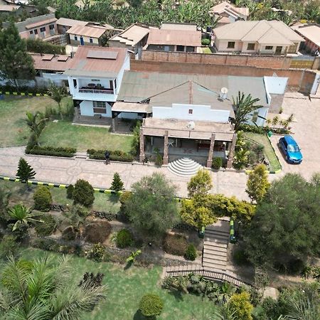 Riverside Resort Hotel Kabale Bagian luar foto