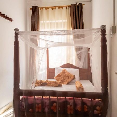 Riverside Resort Hotel Kabale Bagian luar foto
