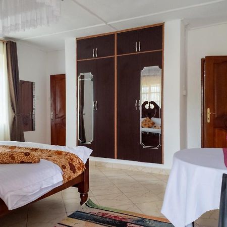 Riverside Resort Hotel Kabale Bagian luar foto