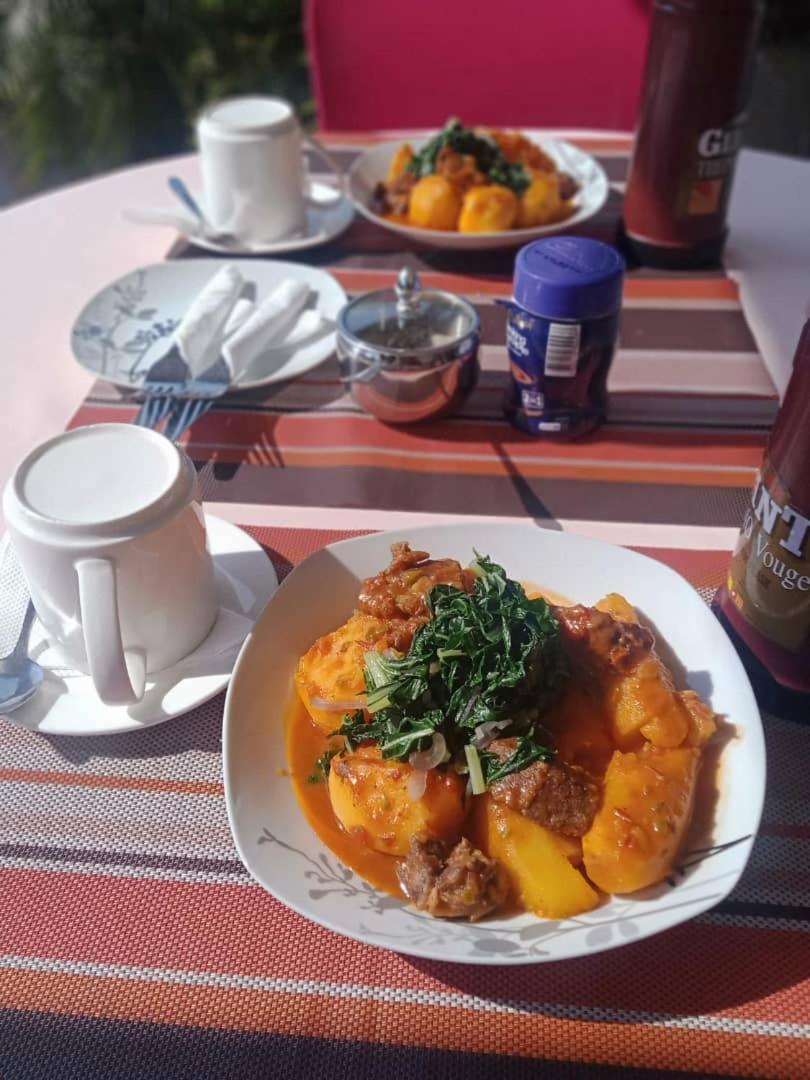Riverside Resort Hotel Kabale Bagian luar foto