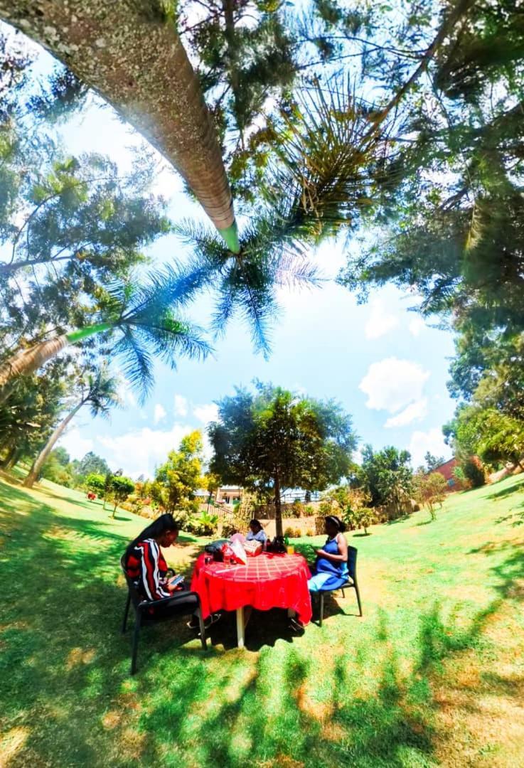 Riverside Resort Hotel Kabale Bagian luar foto