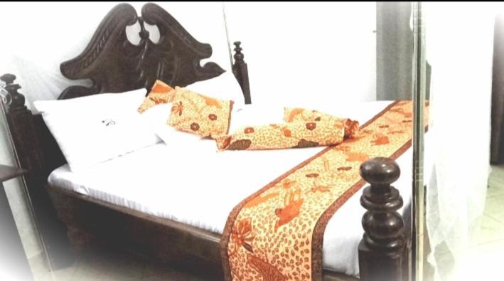 Riverside Resort Hotel Kabale Bagian luar foto