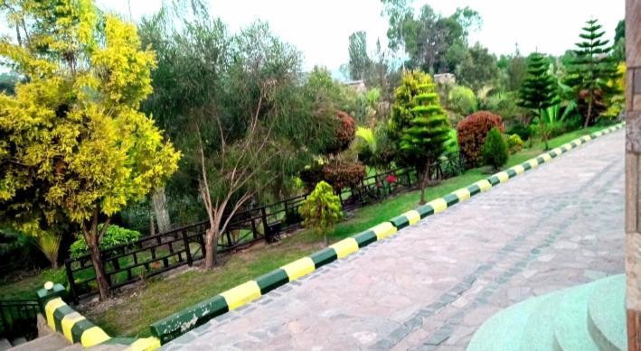 Riverside Resort Hotel Kabale Bagian luar foto