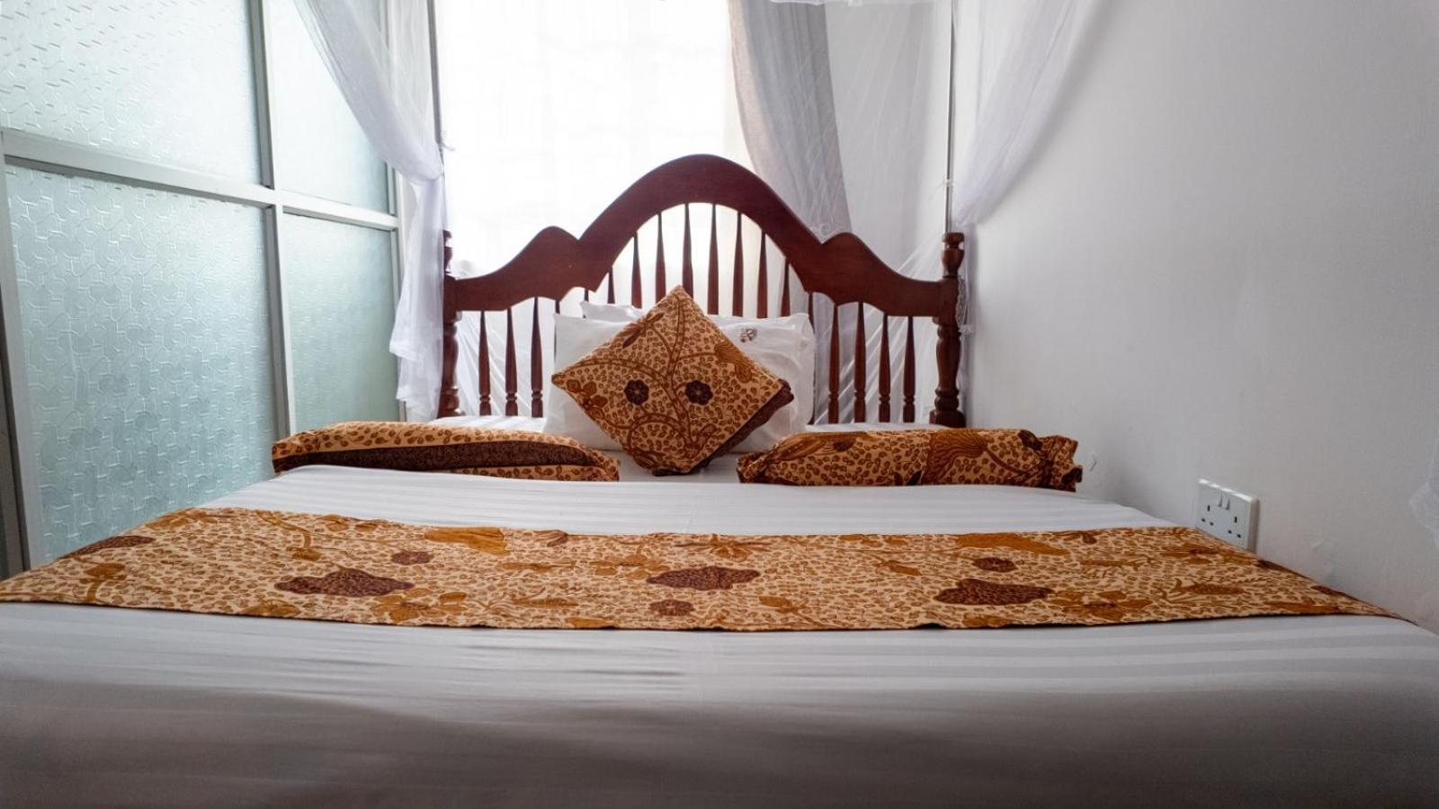 Riverside Resort Hotel Kabale Bagian luar foto