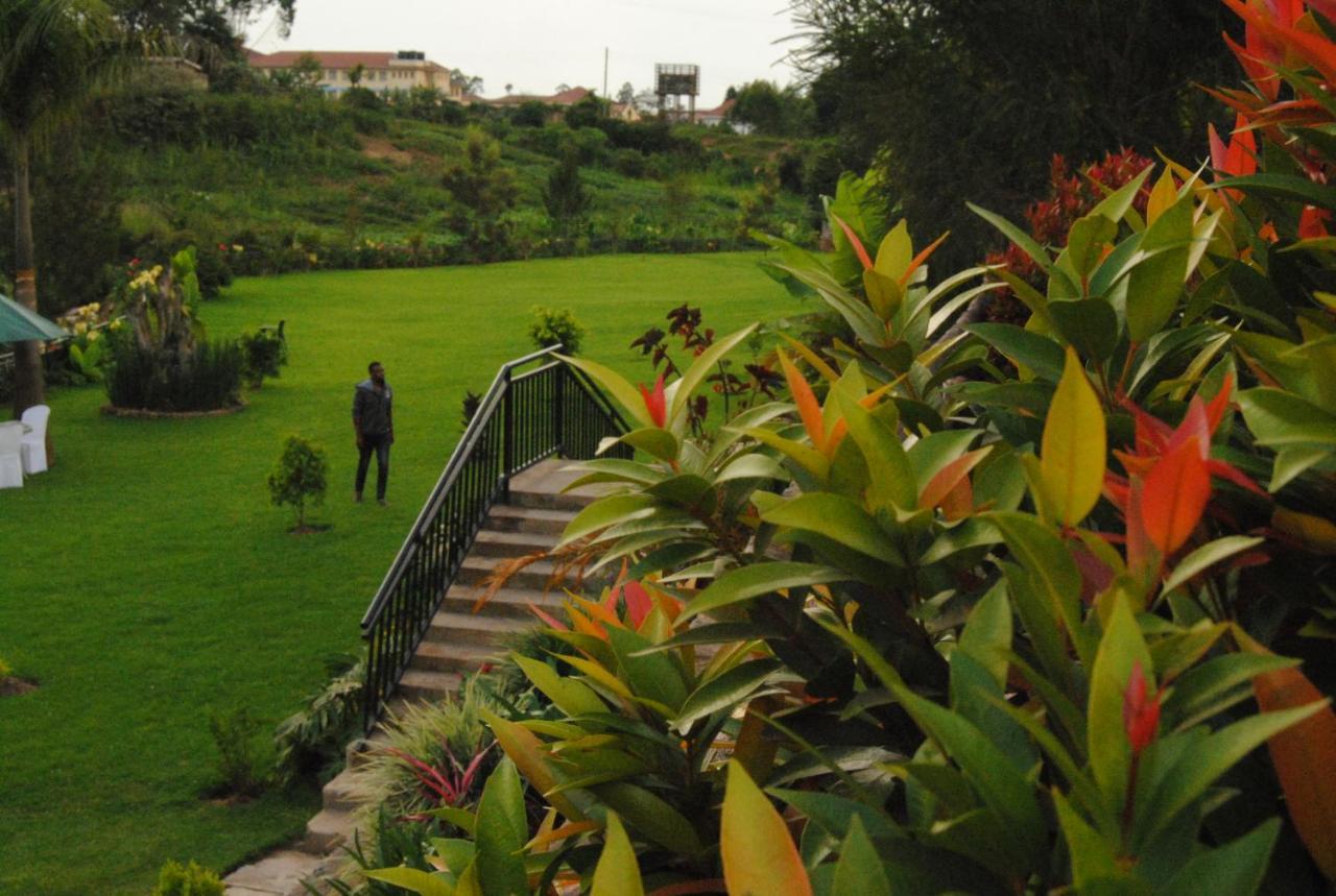 Riverside Resort Hotel Kabale Bagian luar foto