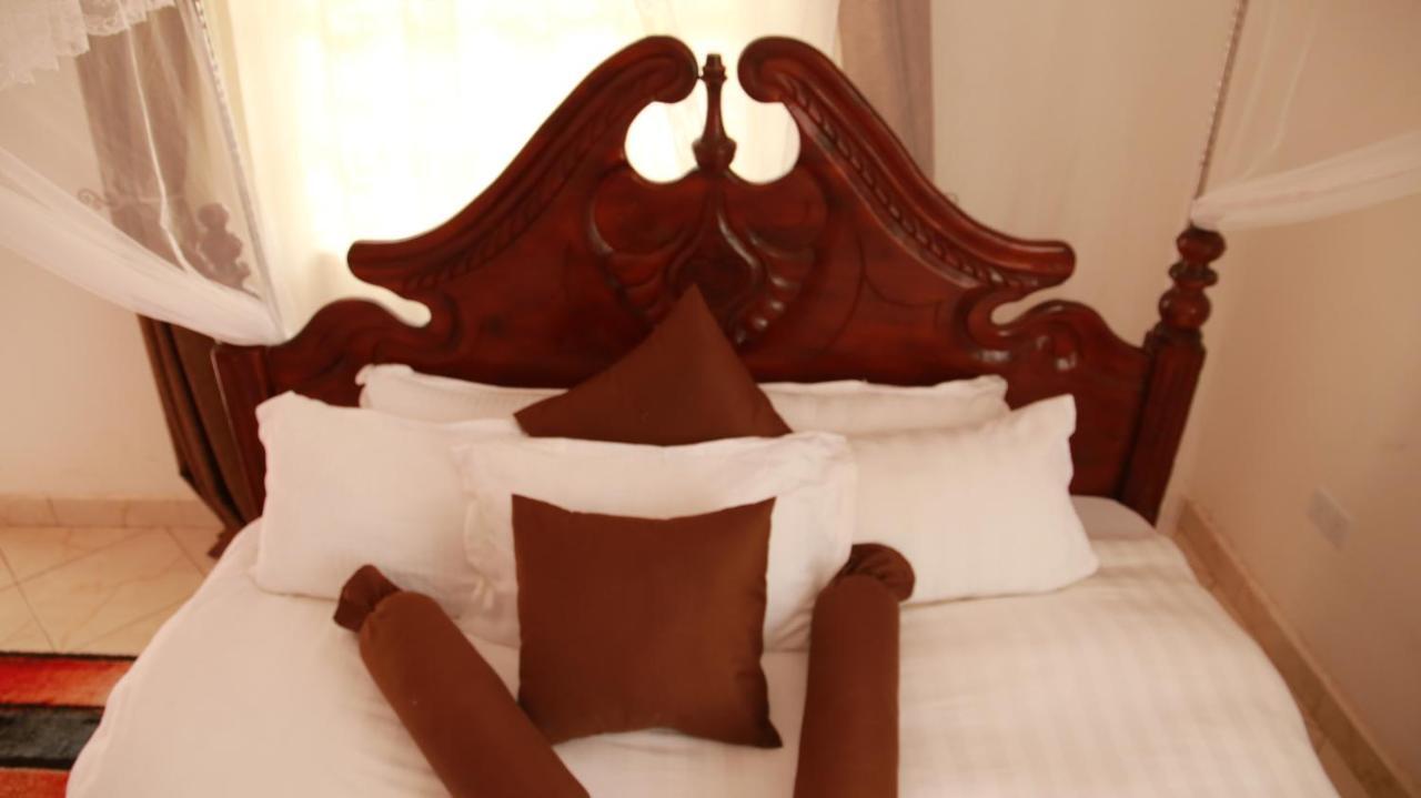 Riverside Resort Hotel Kabale Bagian luar foto