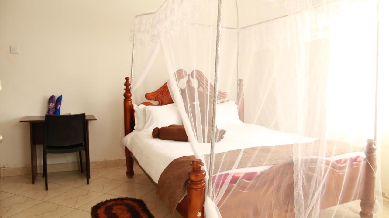 Riverside Resort Hotel Kabale Bagian luar foto
