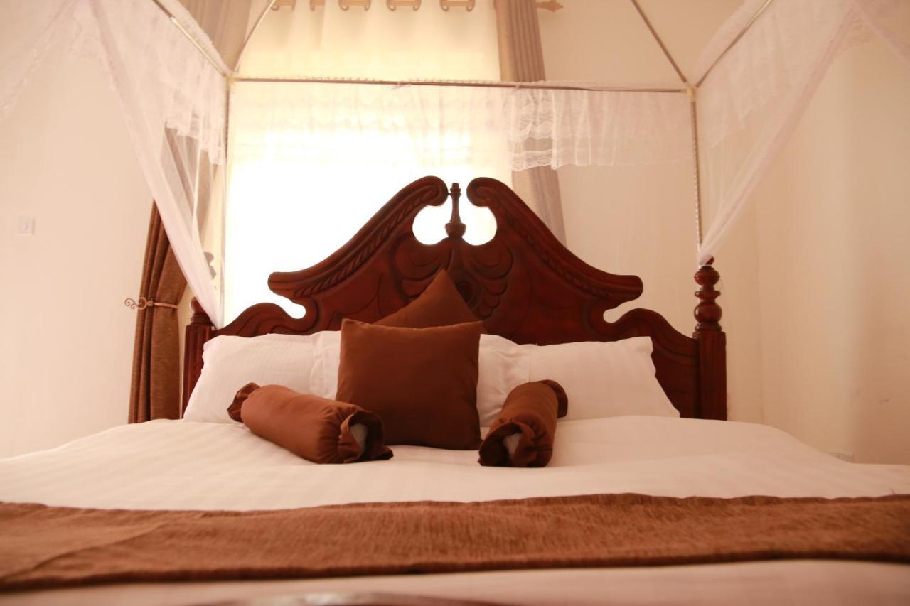 Riverside Resort Hotel Kabale Bagian luar foto