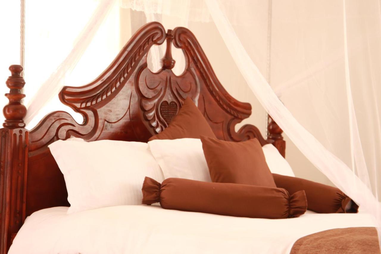 Riverside Resort Hotel Kabale Bagian luar foto